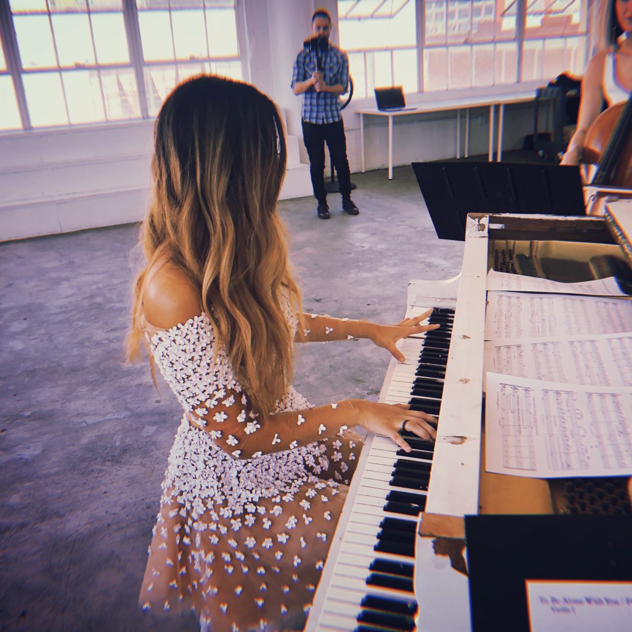 https://www.summersweesingh.com/wp-content/uploads/2019/01/White-Piano-1280x1280.jpg